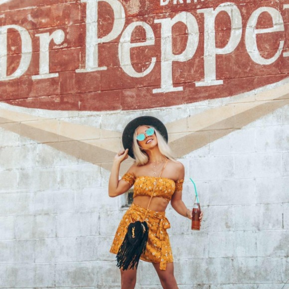 Meet your Posher, Erin - Picture 1 of 1